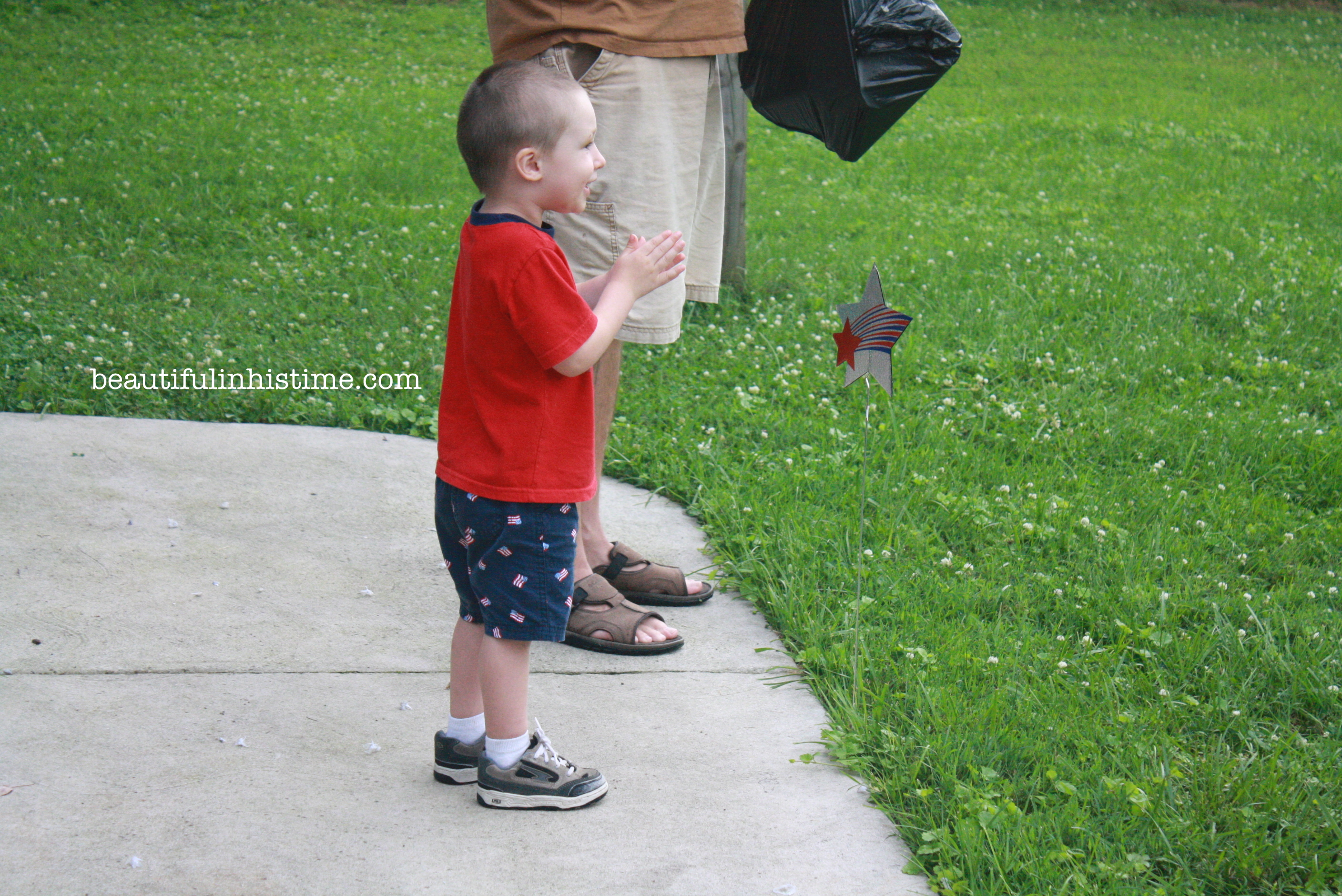 fireworks with grandpa A Birthday Party for America! #birthday #america #4thofjuly #independenceday #party #birthdayparty