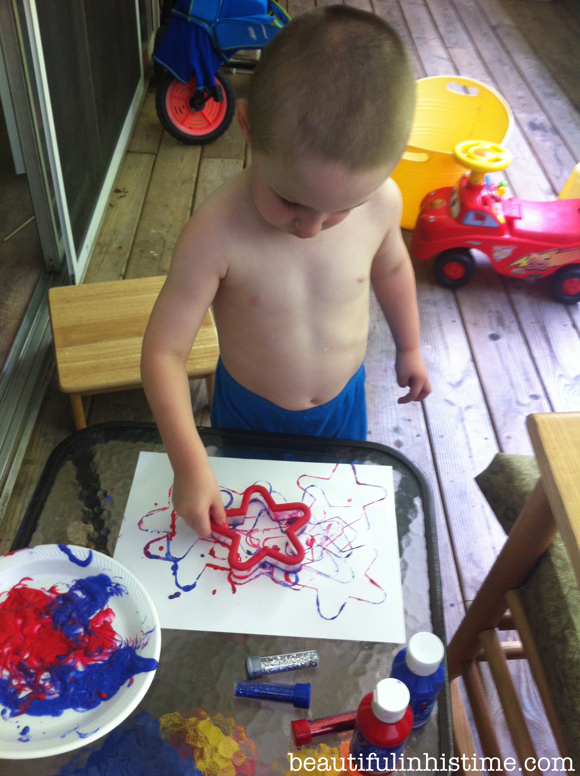 star cookie cutter painting #patriotic #preschool unit #4thofjuly #homeschool #independenceday